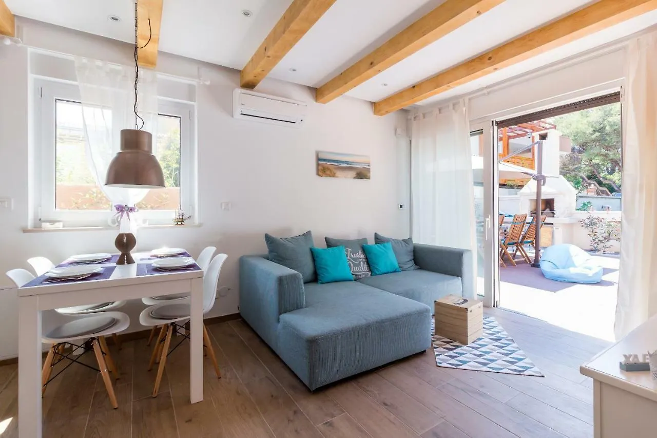 Apartman Beach House Villa - Ap. 2 Premantura Horvátország