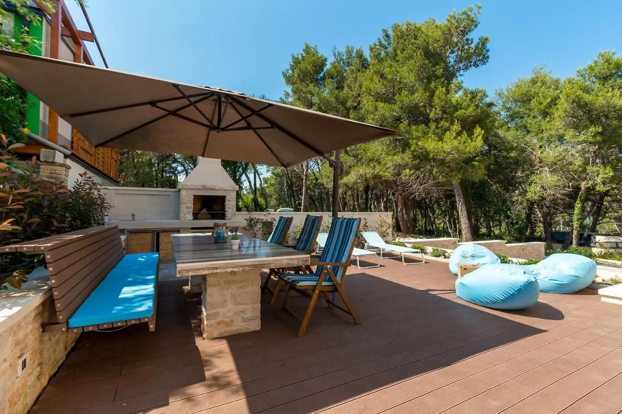 Beach House Villa - Ap. 2 Premantura