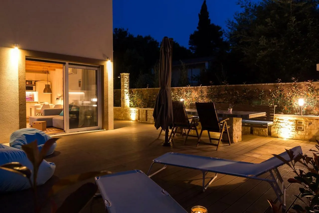 Beach House Villa - Ap. 2 Premantura 0*,