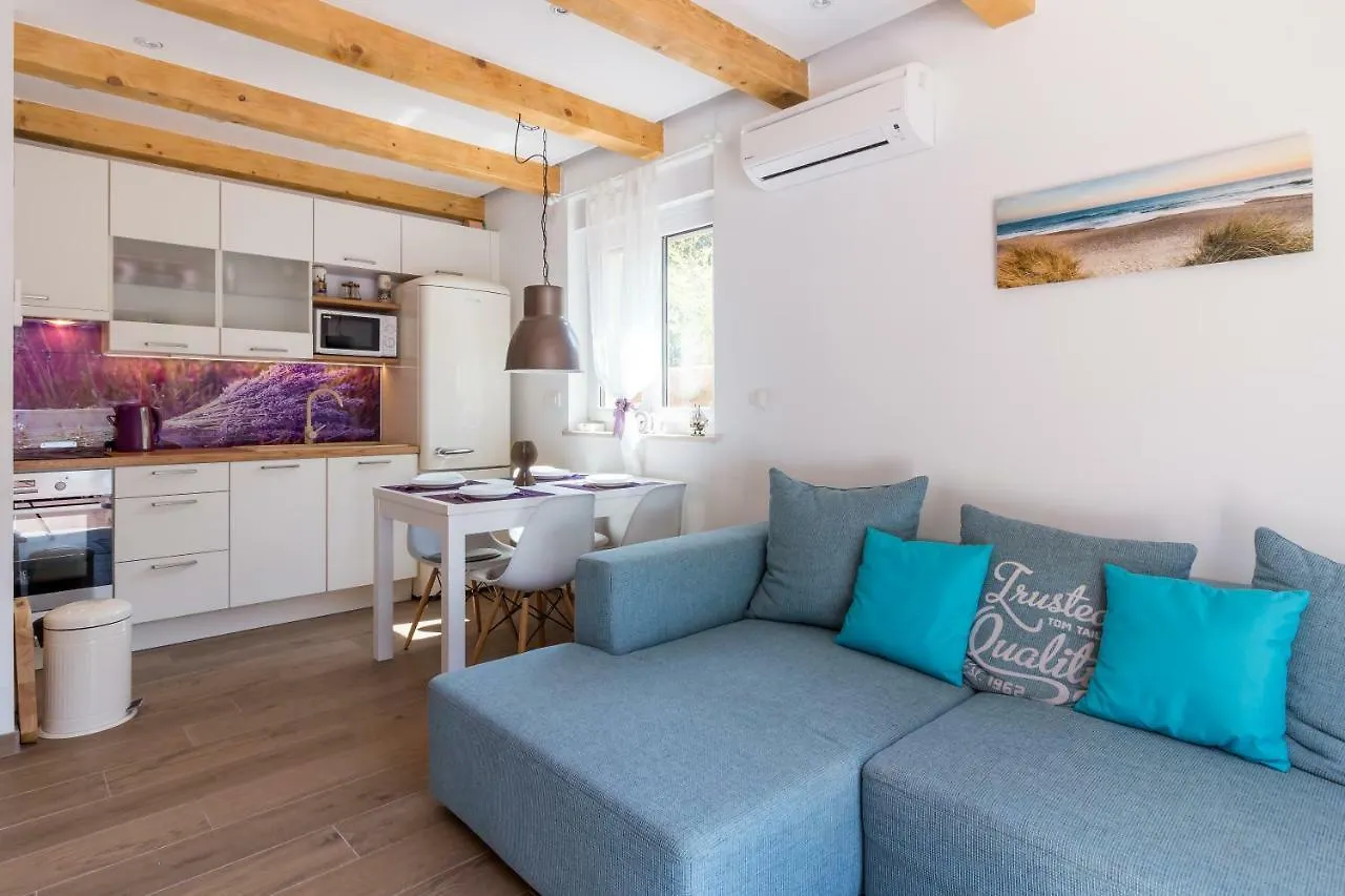 Beach House Villa - Ap. 2 Premantura